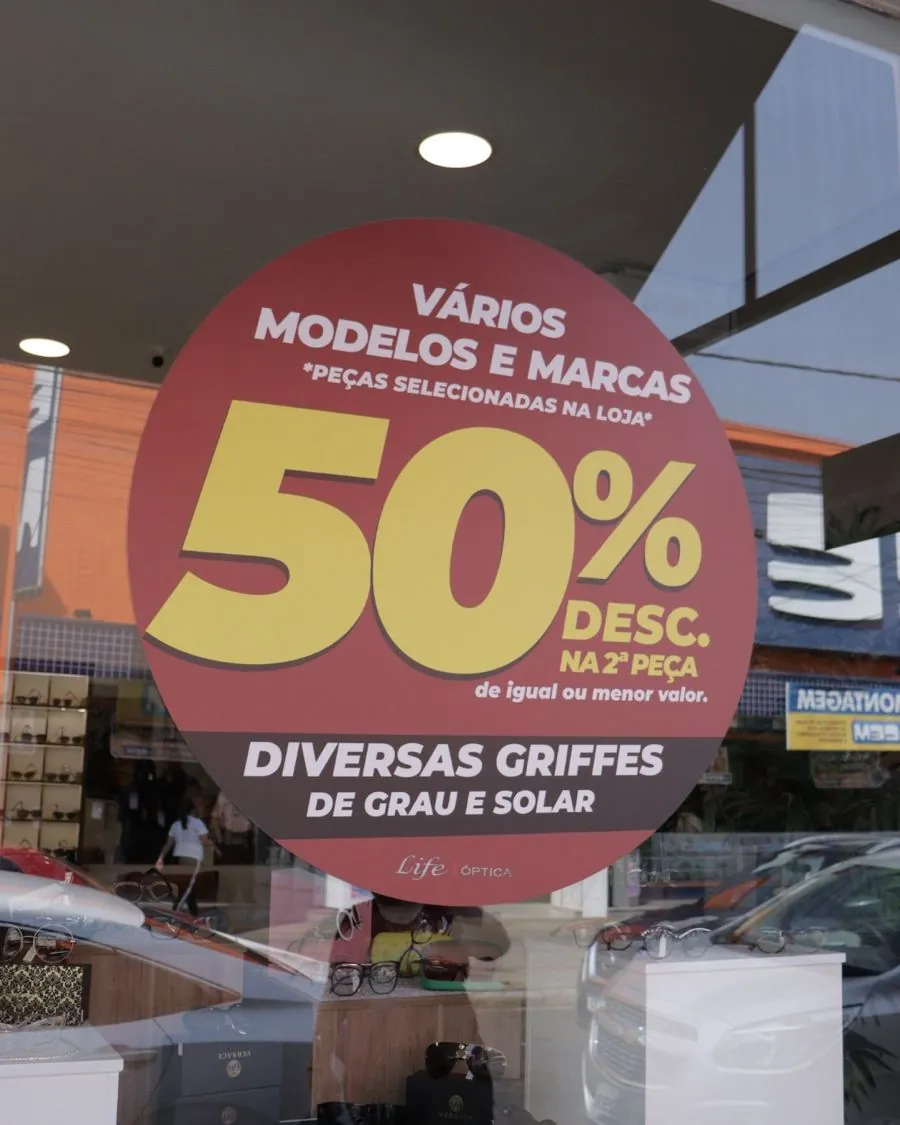 Adesivo de vitrine da Life Óptica em Indaiatuba, por D'Caris