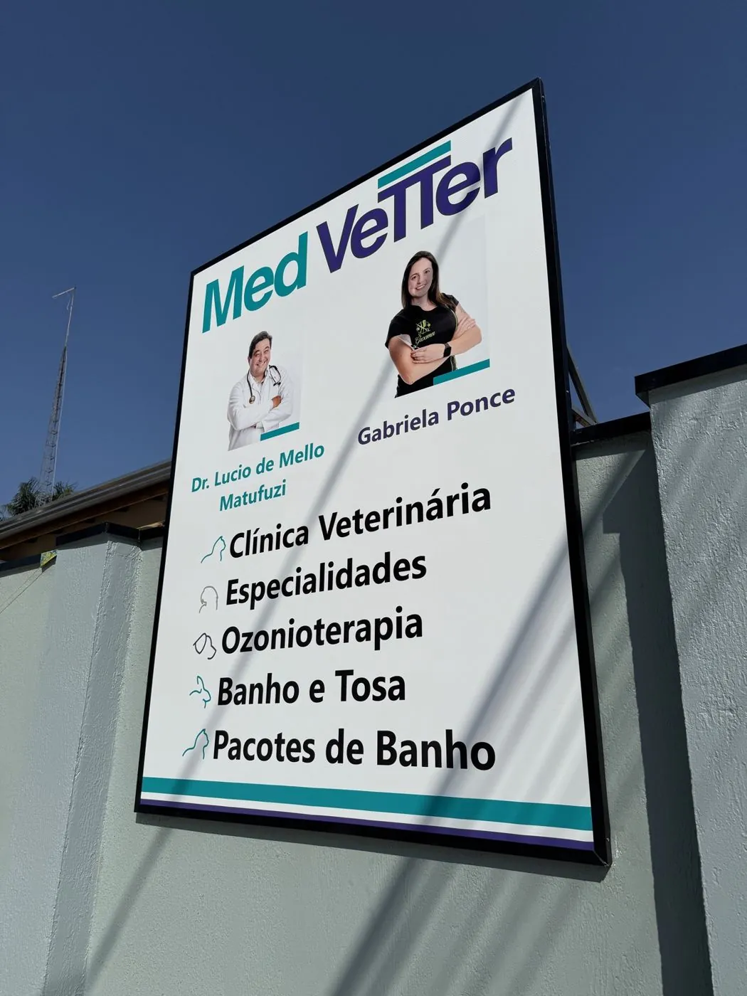 Placa de serviços da MedVetter, por D'Caris